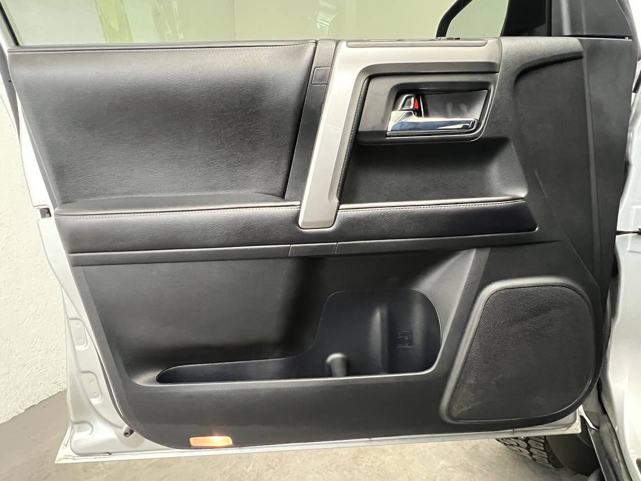 Used 2016 Toyota 4Runner SR5 image 7