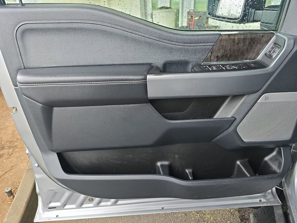 Used 2024 Ford F450 Lariat image 26