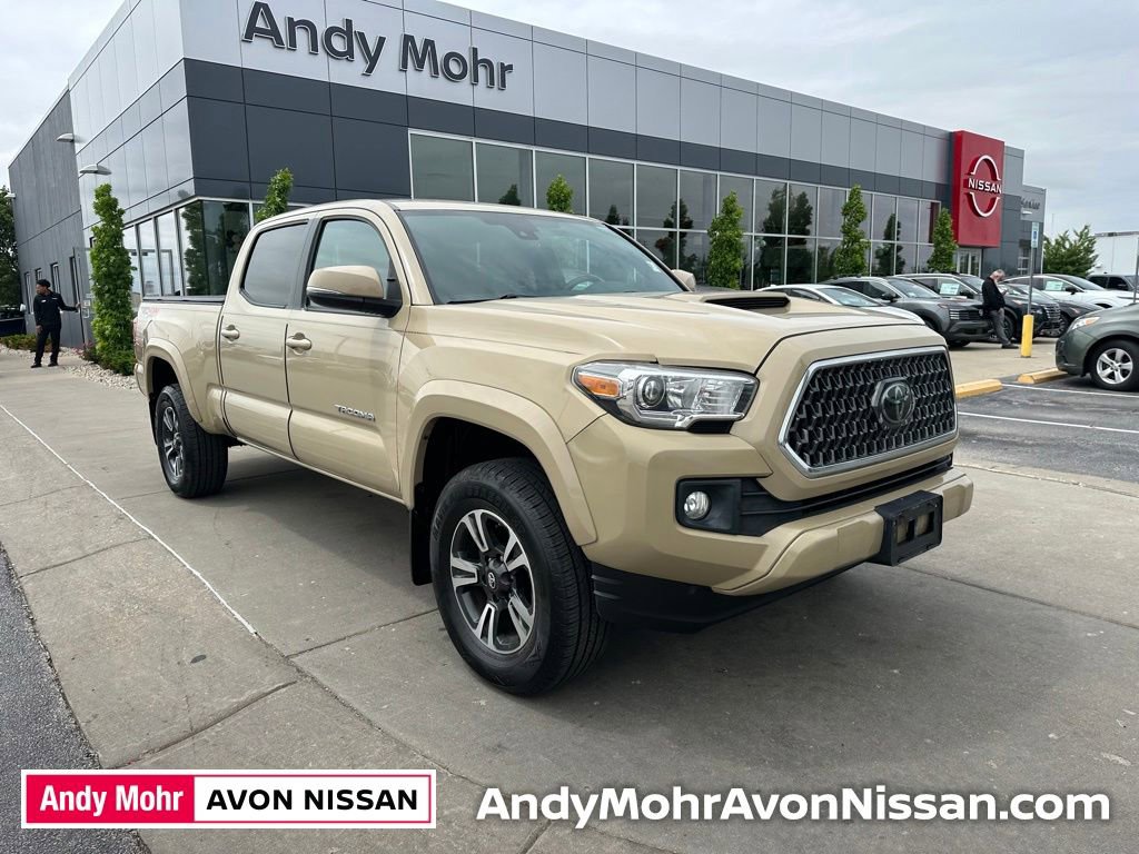 Used 2018 Toyota Tacoma TRD Sport AWD/4WD image 2