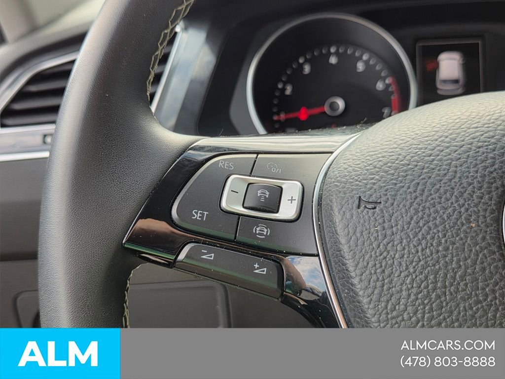 Used 2021 Volkswagen Tiguan SE image 21