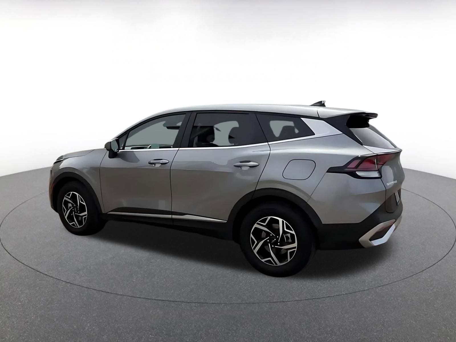 Used 2025 Kia Sportage LX FWD image 10