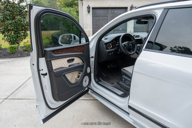 Used 2022 Bentley Bentayga Speed image 39
