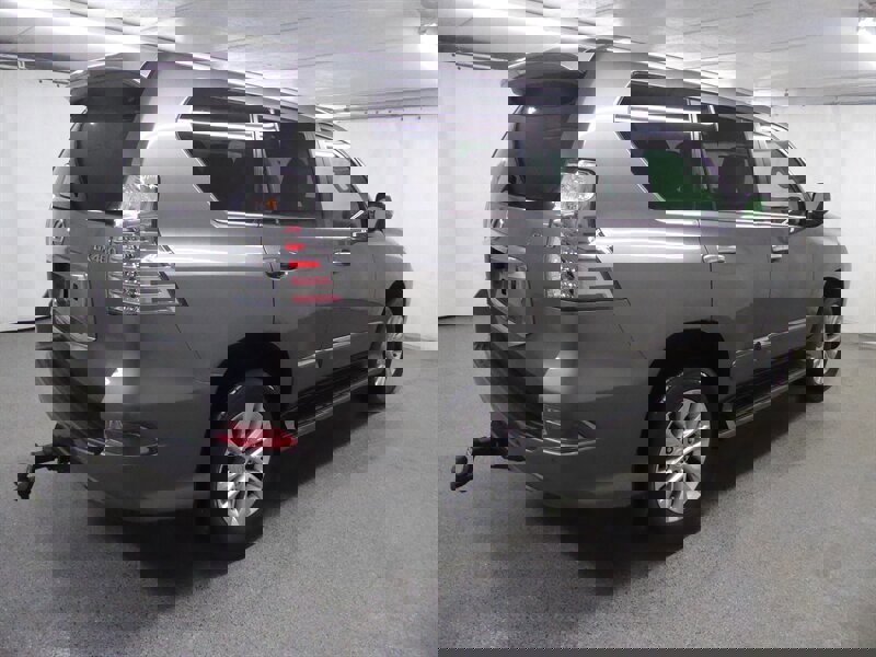 Used 2014 Lexus GX 460 image 7