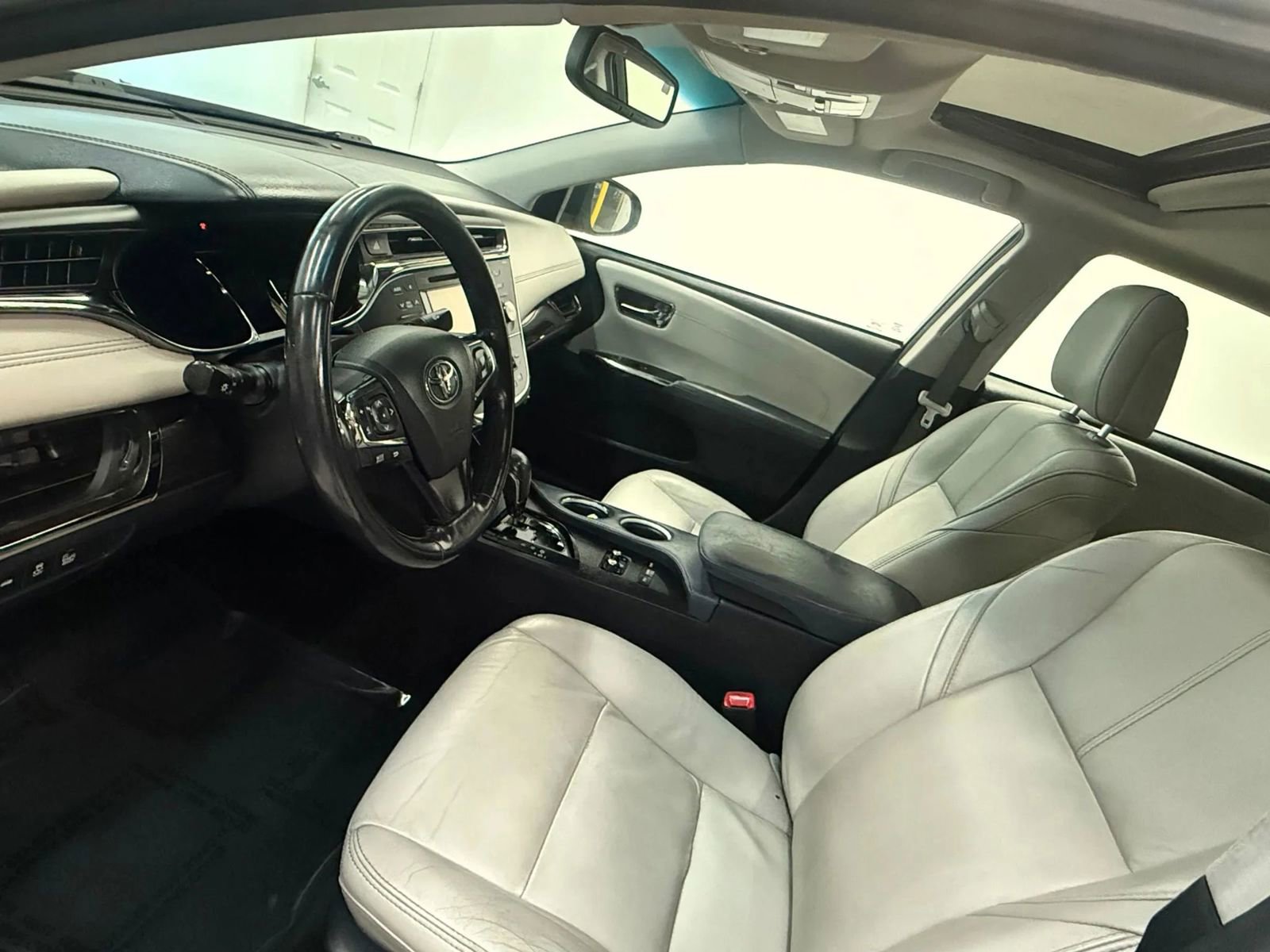 Used 2013 Toyota Avalon XLE Touring image 17