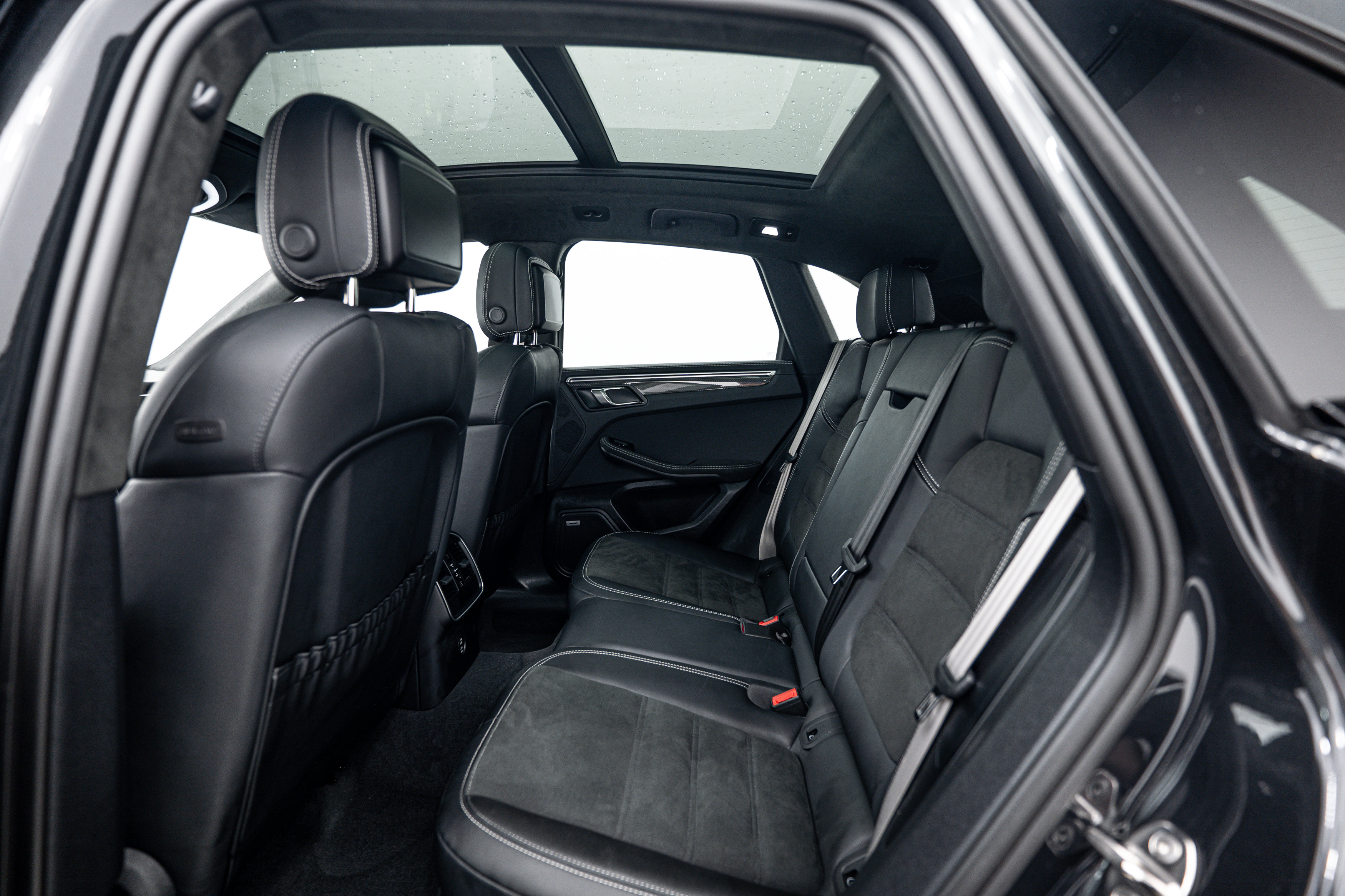 Certified 2024 Porsche Macan GTS AWD/4WD image 20