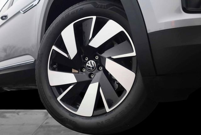 New 2026 Volkswagen Atlas Cross Sport SEL image 3