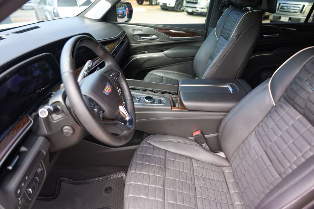 Used 2023 Cadillac Escalade Sport Platinum RWD image 9