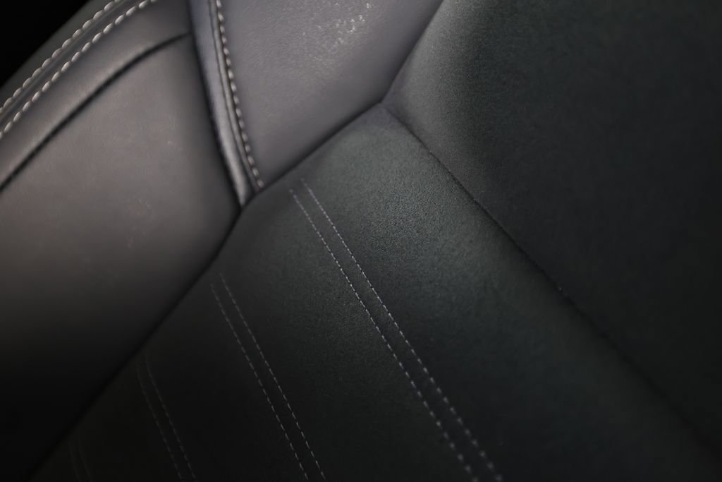 Used 2025 Mitsubishi Outlander SE image 38