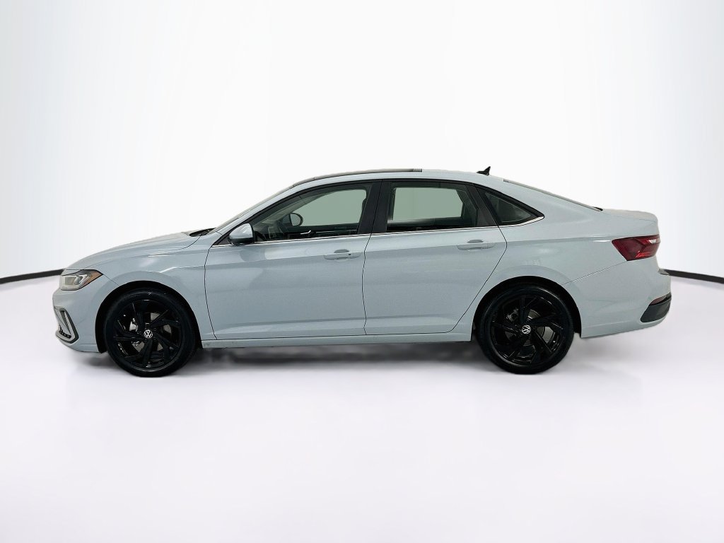 New 2027 Volkswagen Jetta SE FWD image 8