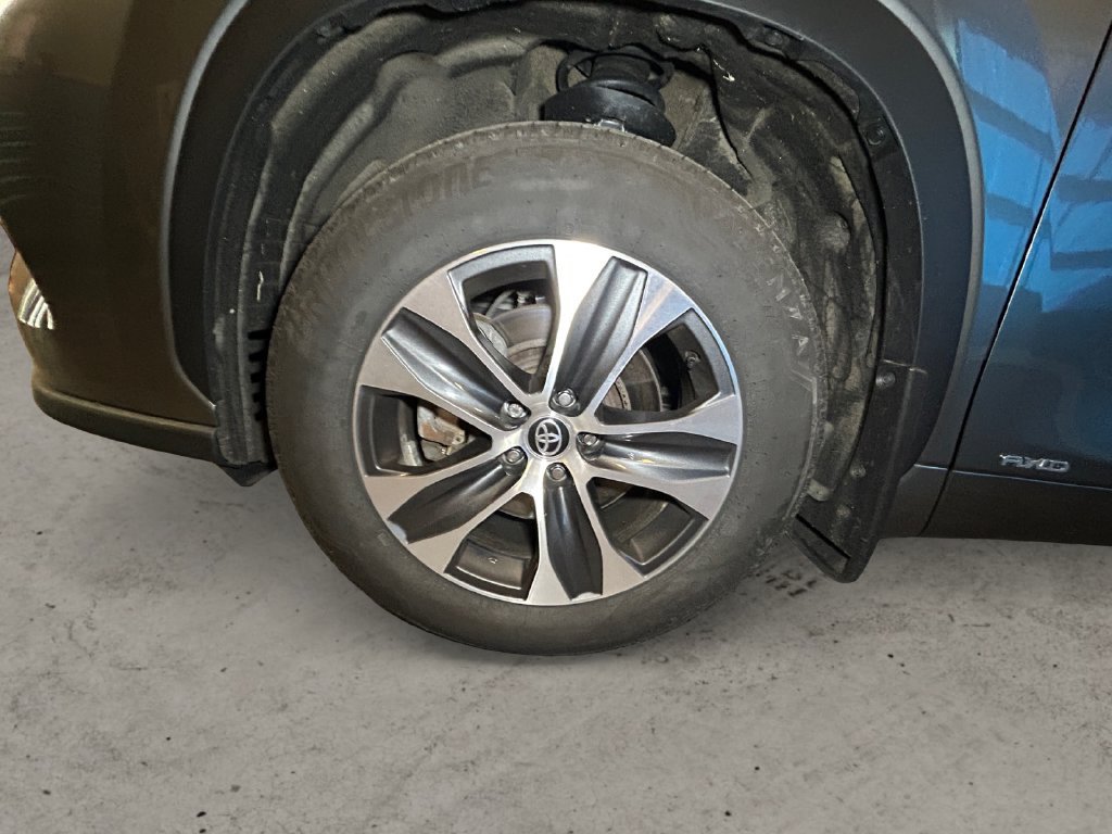 Certified 2026 Toyota Highlander XLE AWD/4WD image 14