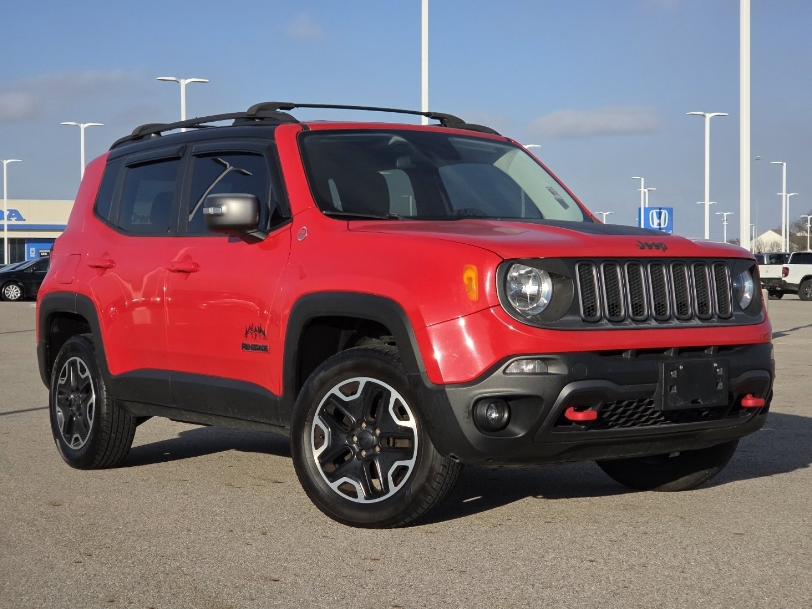 Used 2016 Jeep Renegade Trailhawk video 2