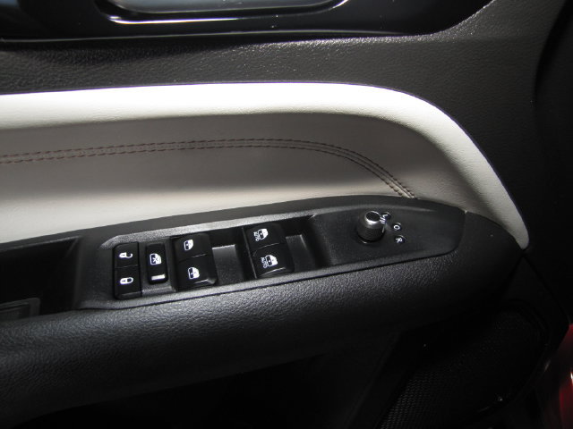 Used 2025 Jeep Compass Limited AWD/4WD image 34
