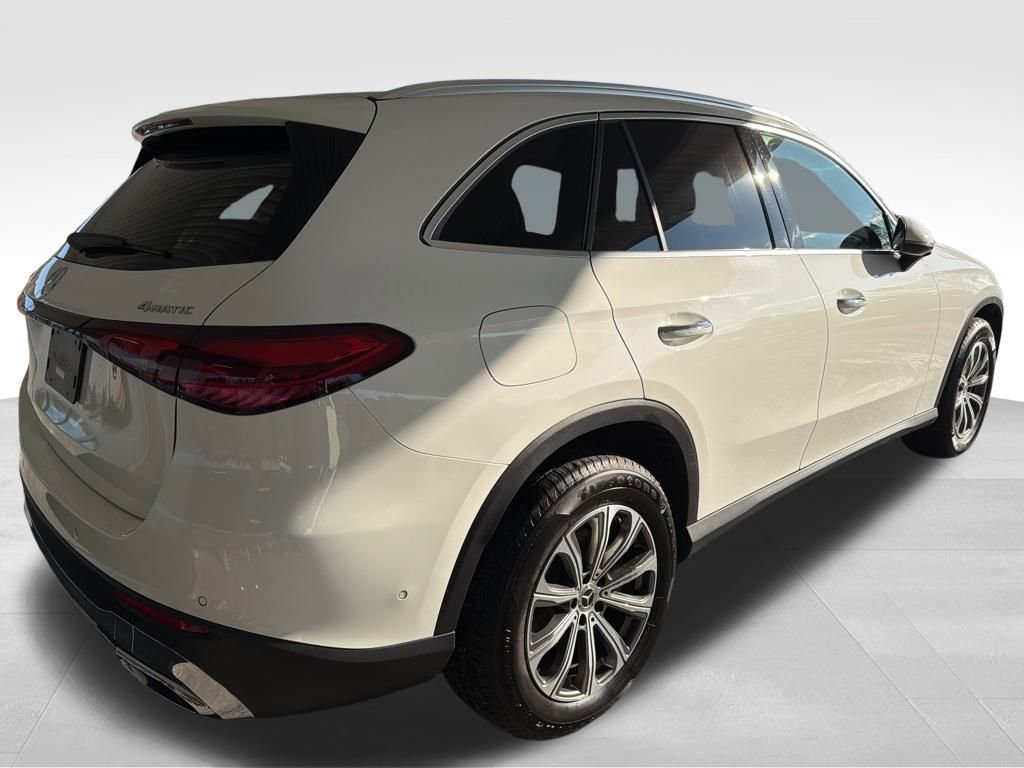 Used 2024 Mercedes-Benz GLC 300 4MATIC image 5