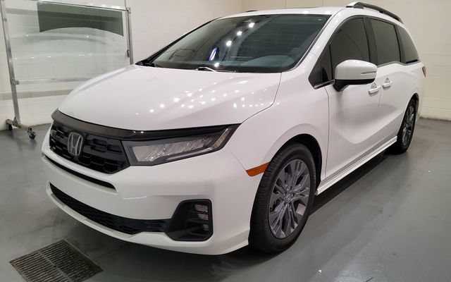 Used 2025 Honda Odyssey Touring image 4