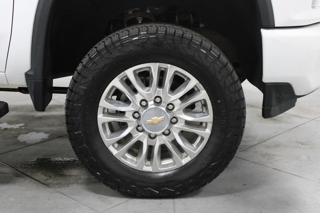 Used 2021 Chevrolet Silverado 2500 High Country w/ Z71 Off-Road Package AWD/4WD image 17