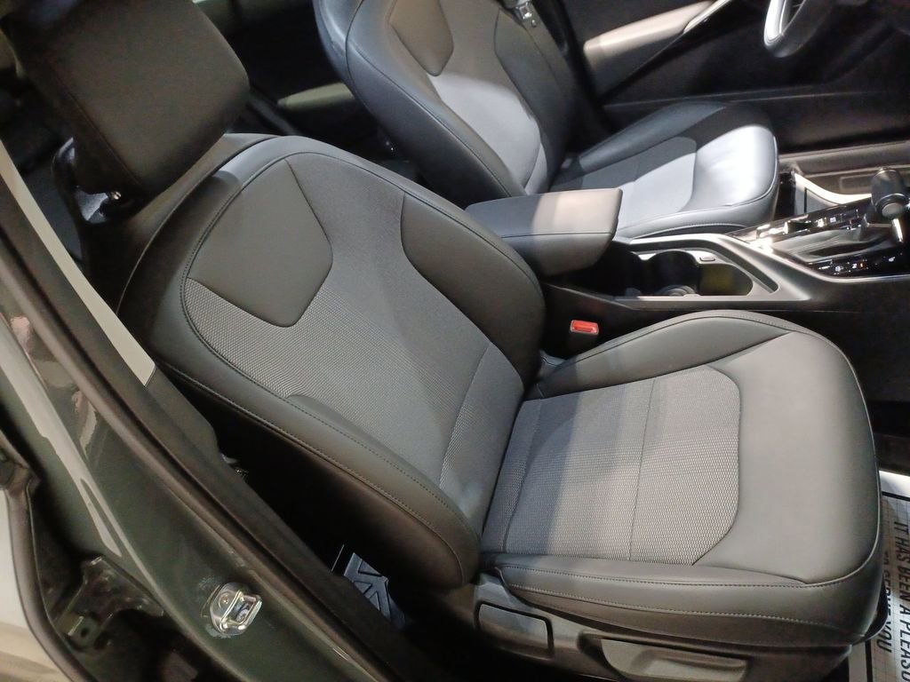 Used 2024 Kia Niro EX Touring image 26