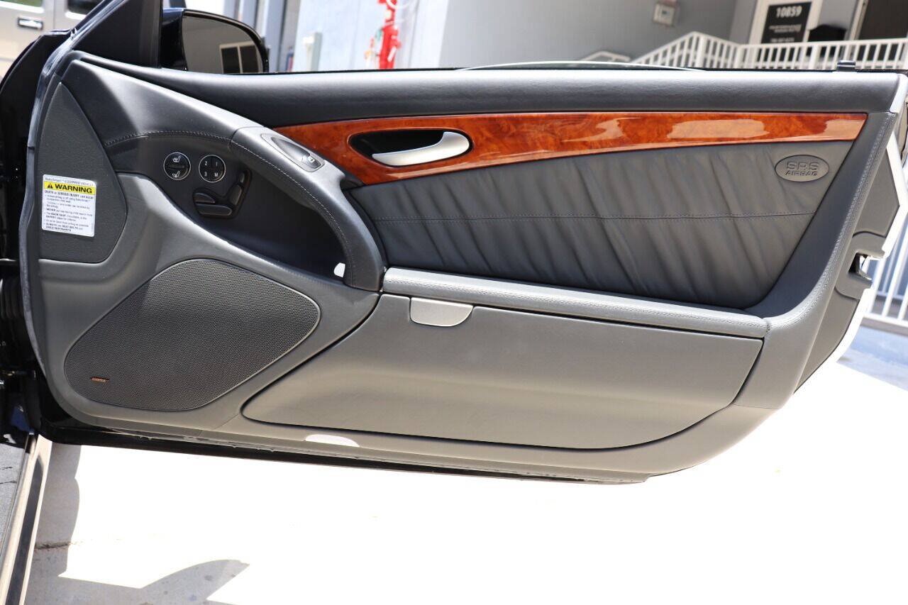 Used 2005 Mercedes-Benz SL 600 image 19