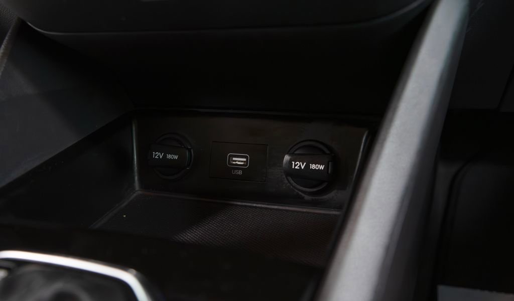 Used 2020 Hyundai Ioniq Blue image 30