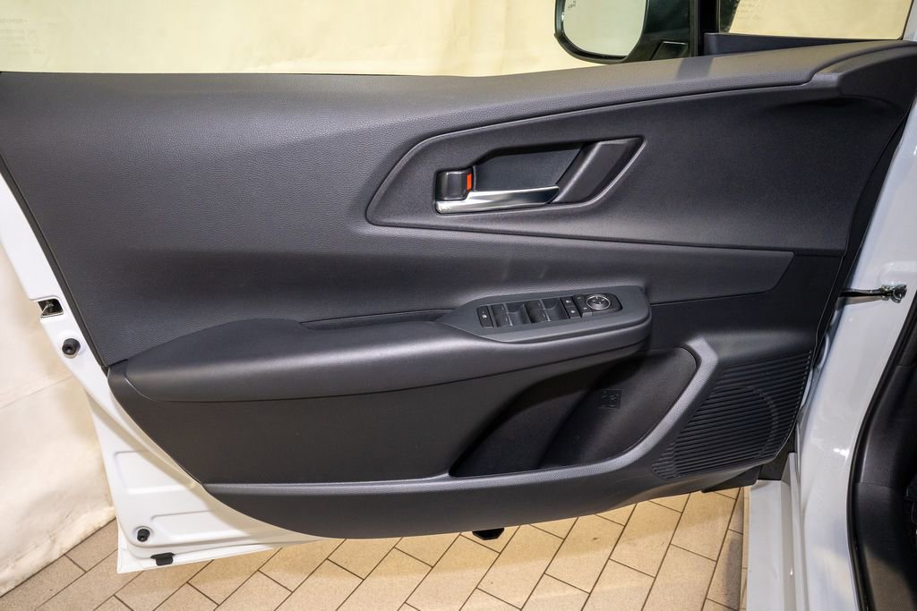 Used 2025 Toyota Prius Plug-In Hybrid image 11