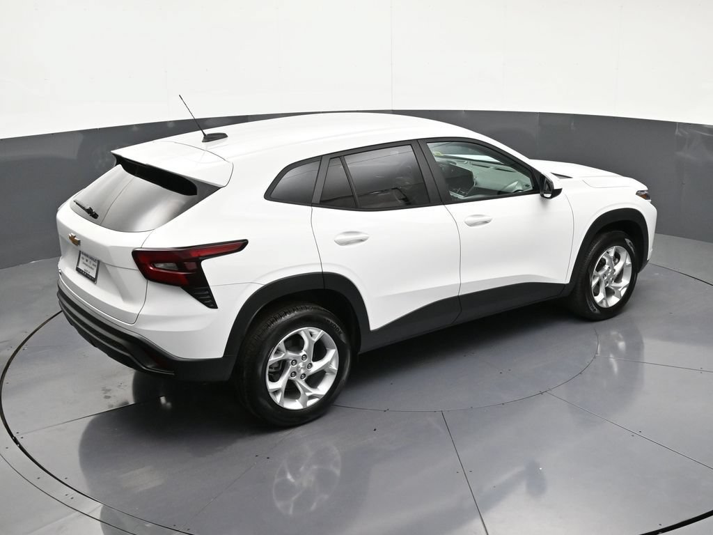 Certified 2025 Chevrolet Trax LS w/ LS Convenience Package FWD image 20