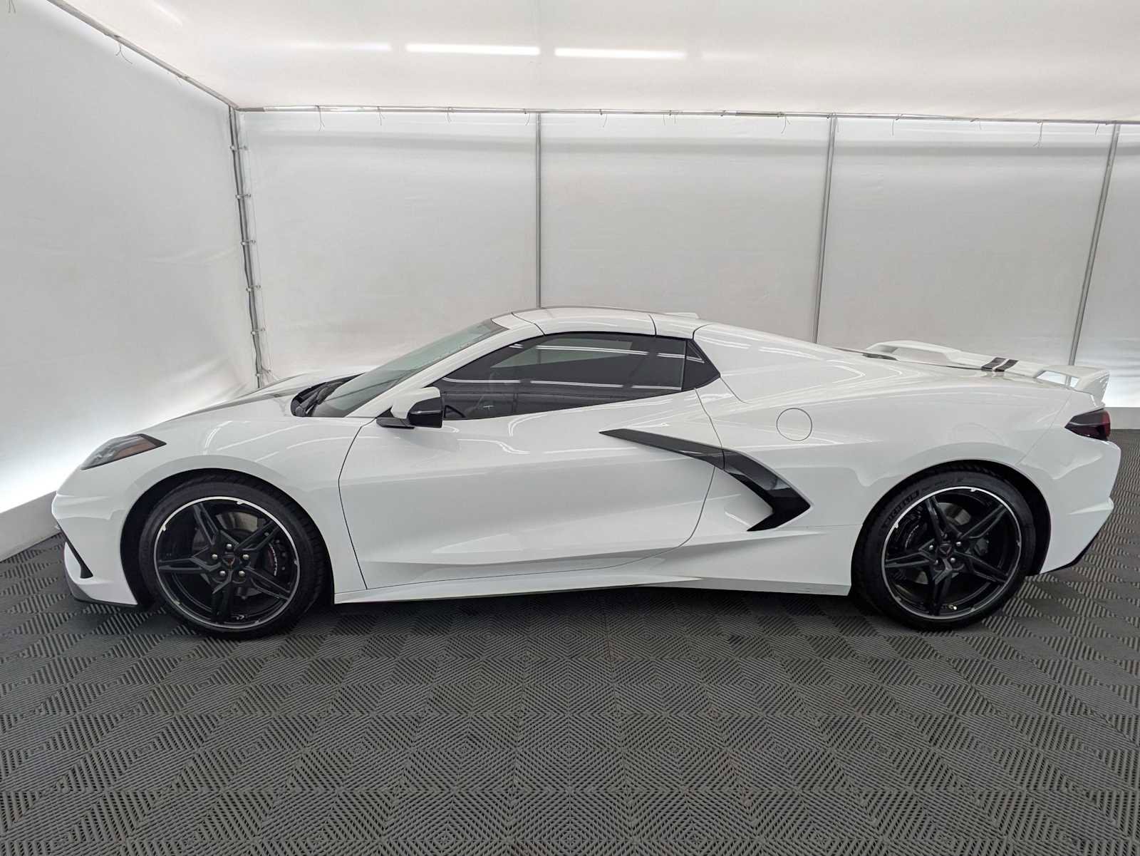 Used 2022 Chevrolet Corvette Stingray Preferred Conv w/ Z51 Performance Package RWD image 3