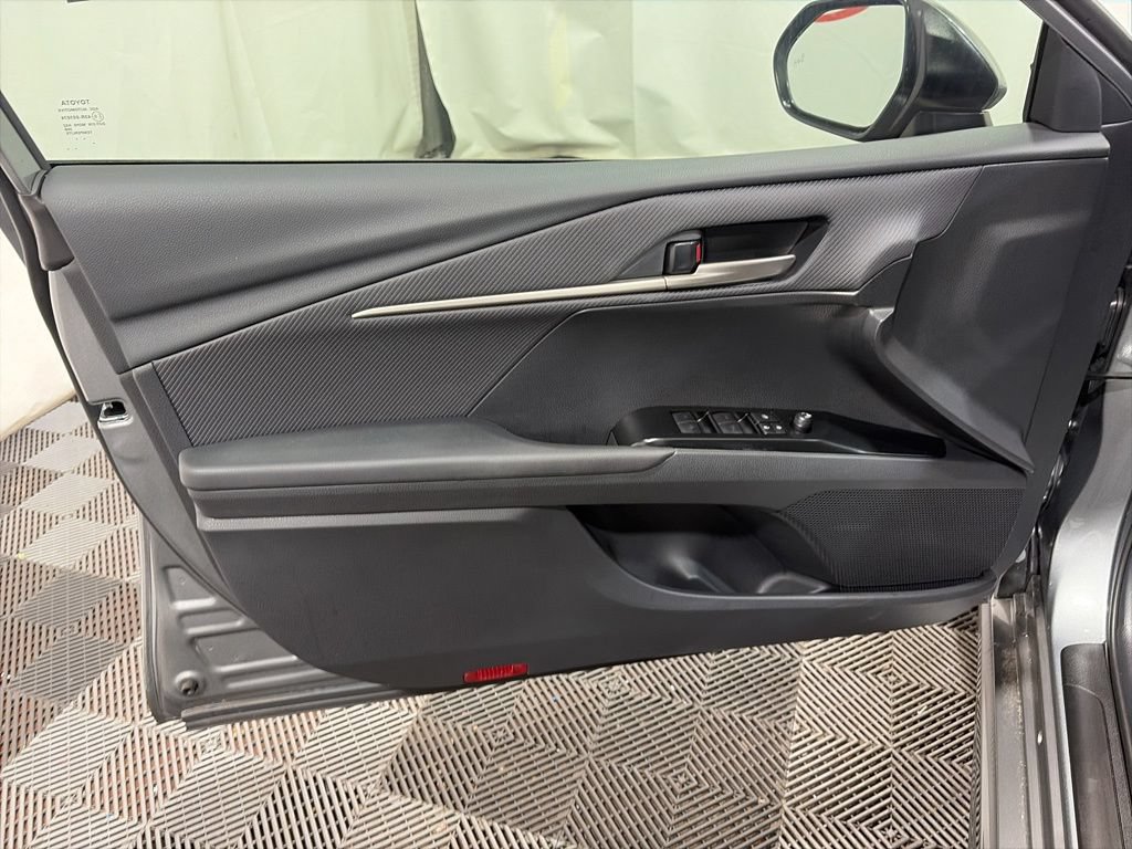 Used 2026 Toyota Camry SE FWD image 21