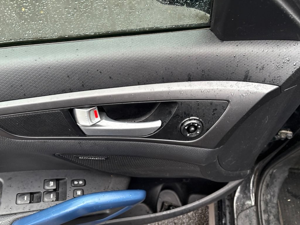 Used 2013 Hyundai Veloster Turbo FWD image 11