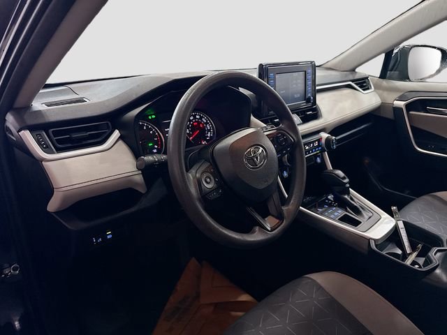 Used 2021 Toyota RAV4 XLE AWD/4WD image 10