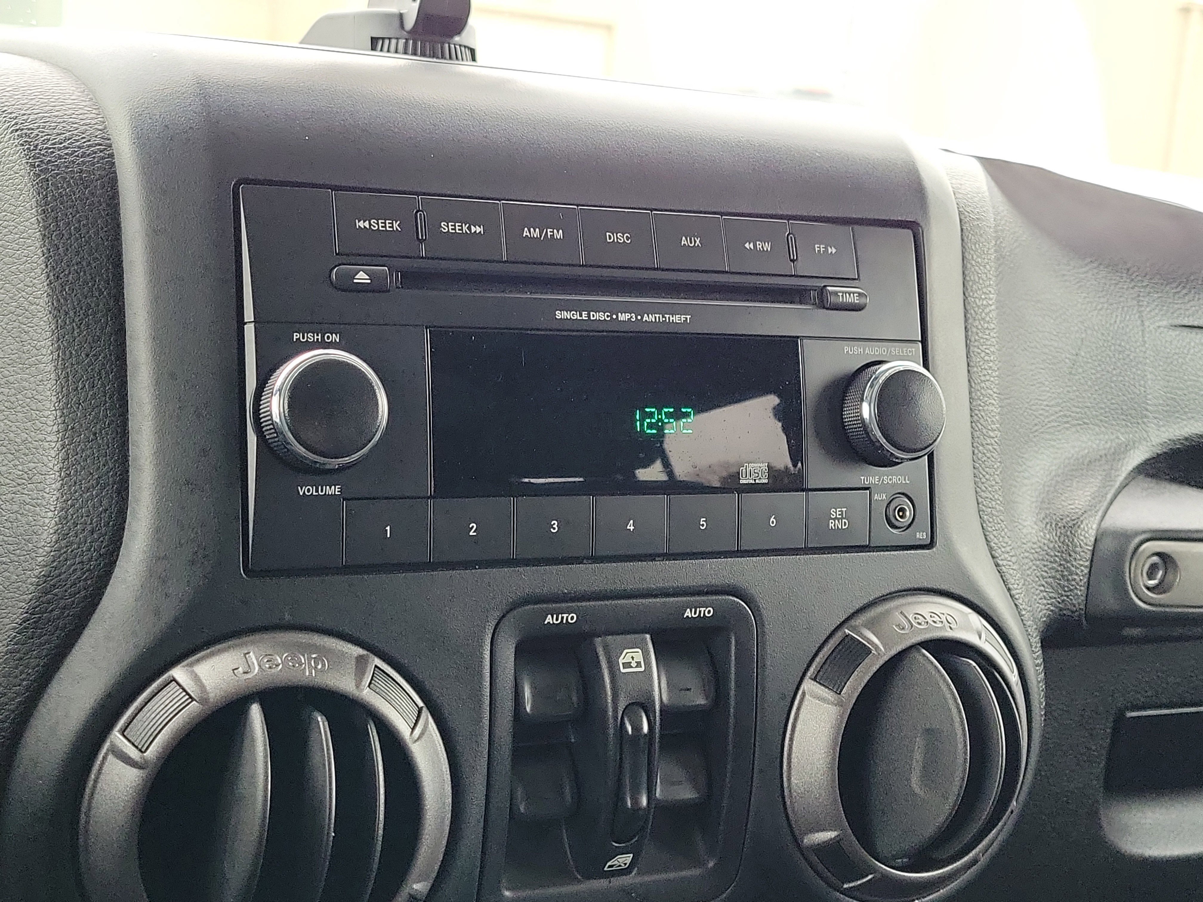 Used 2018 Jeep Wrangler Unlimited Sport S image 26