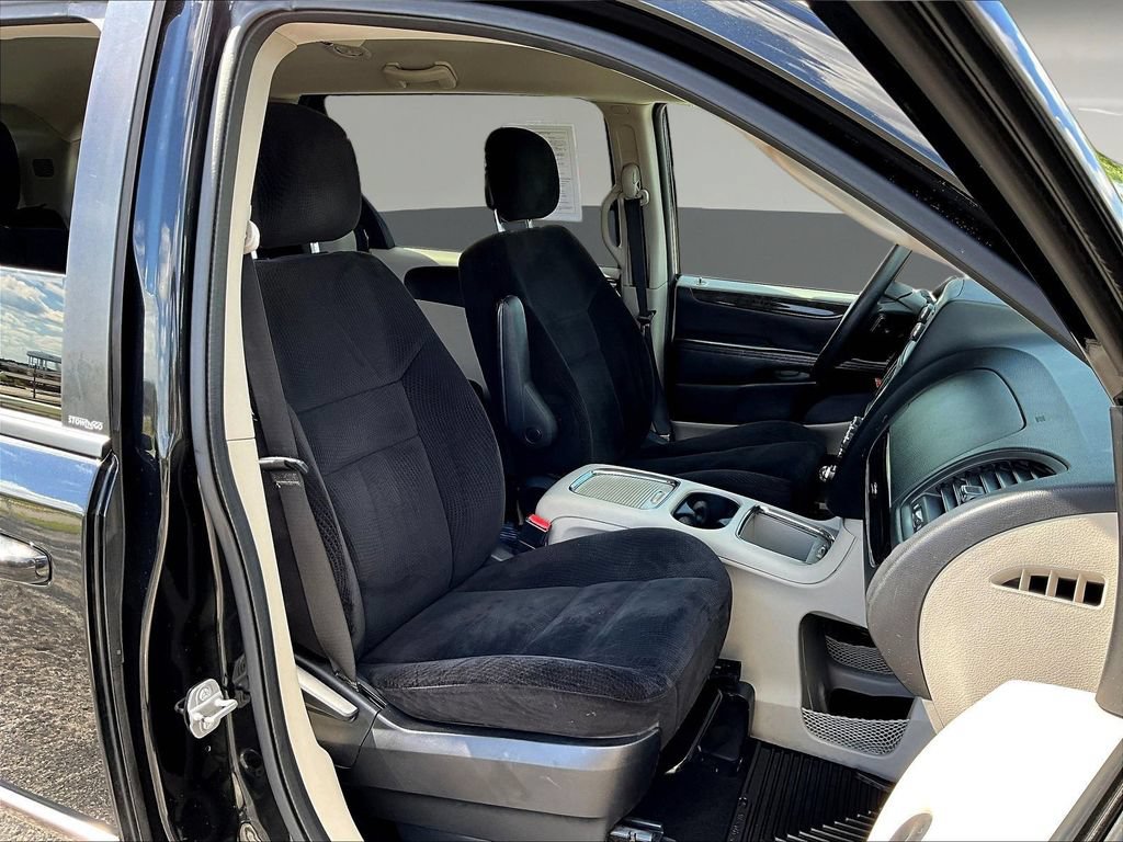 Used 2014 Dodge Grand Caravan SXT FWD image 28