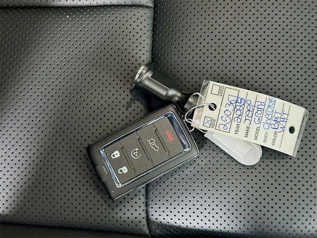 New 2025 Jeep Grand Cherokee L Overland w/ Luxury Tech Group IV image 20