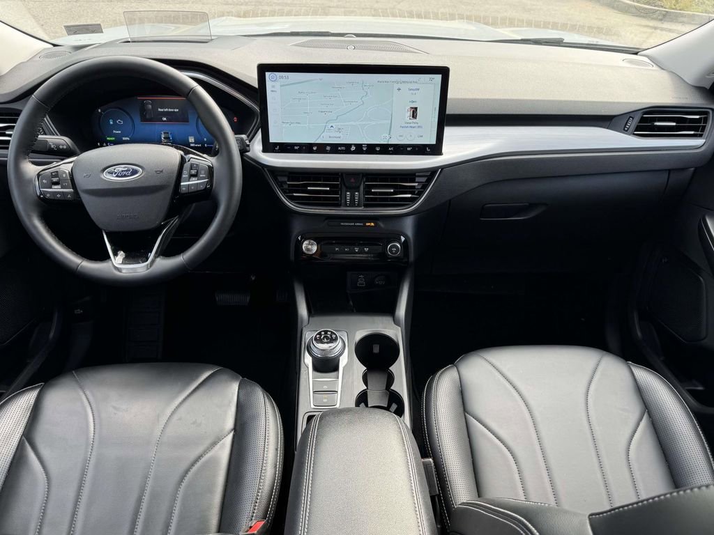 Used 2025 Ford Escape Platinum w/ Premium Technology Package AWD/4WD image 2