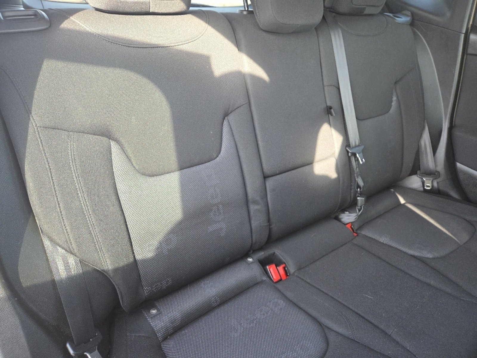 Used 2016 Jeep Renegade Latitude image 22