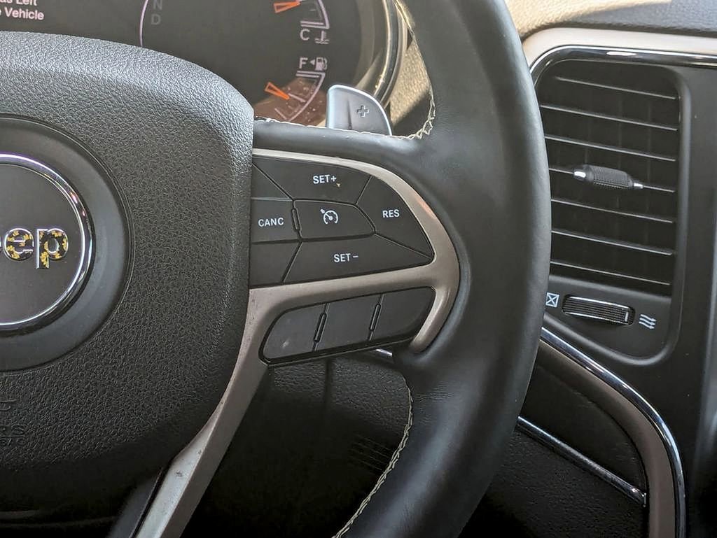 Used 2017 Jeep Grand Cherokee Limited AWD/4WD image 14