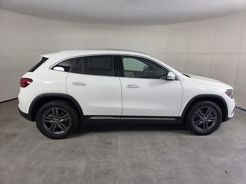 Certified 2025 Mercedes-Benz GLA 250 image 3