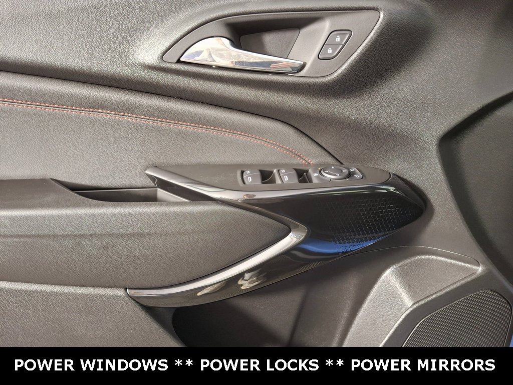 Used 2024 Chevrolet Trax RS w/ Sunroof Package image 23