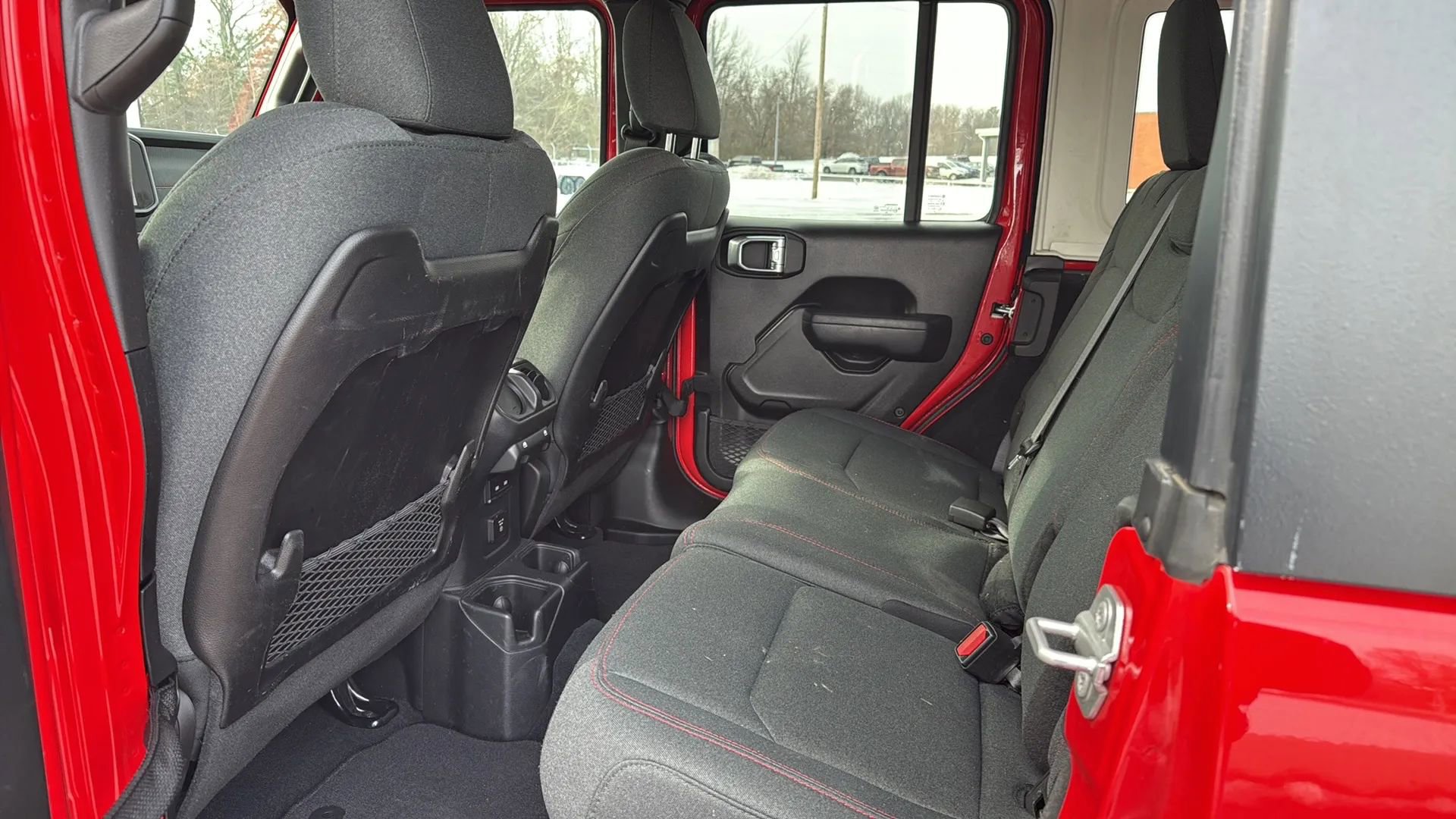 Used 2025 Jeep Wrangler Unlimited Rubicon AWD/4WD image 8