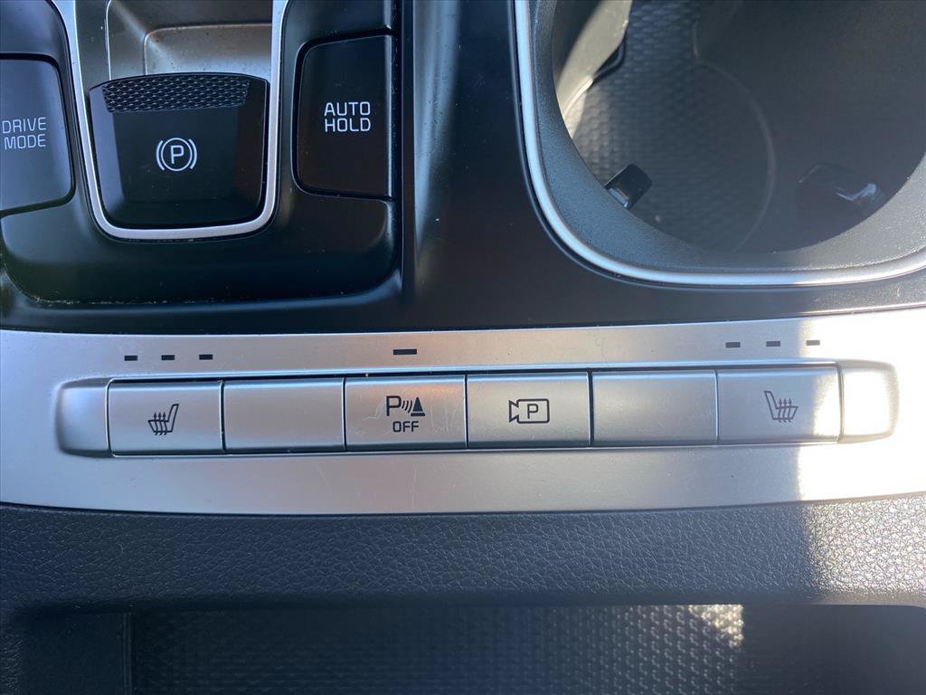 Certified 2022 Kia Carnival LX FWD image 14