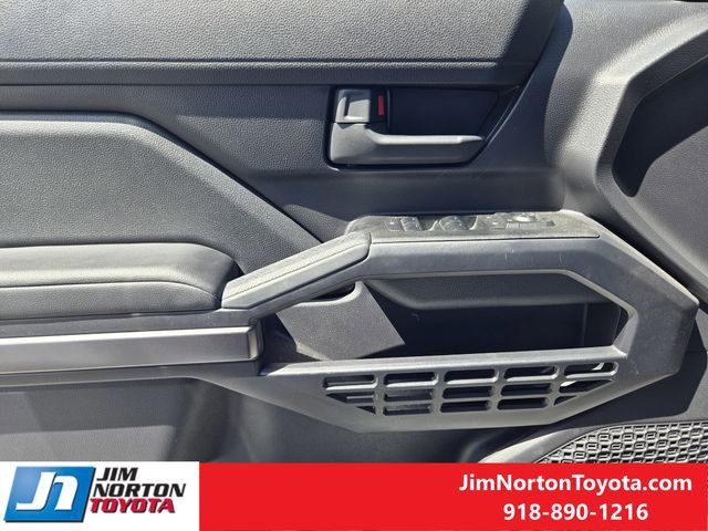 Used 2025 Toyota 4Runner SR5 AWD/4WD image 23