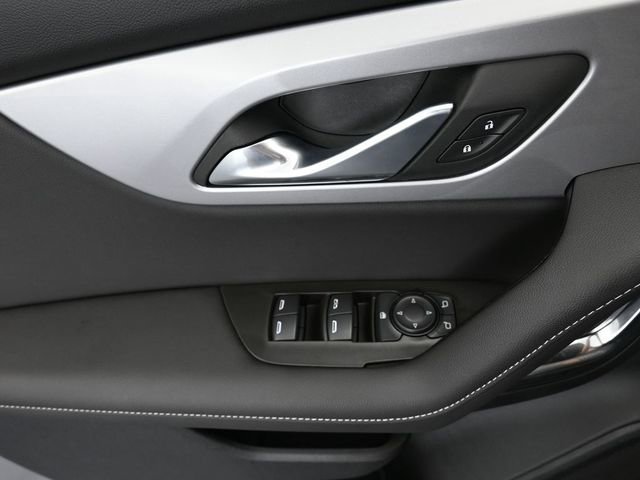 New 2025 Chevrolet Blazer LT w/ Midnight/Sport Edition FWD image 38