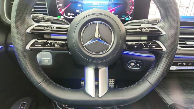 Used 2025 Mercedes-Benz GLS 450 4MATIC image 45