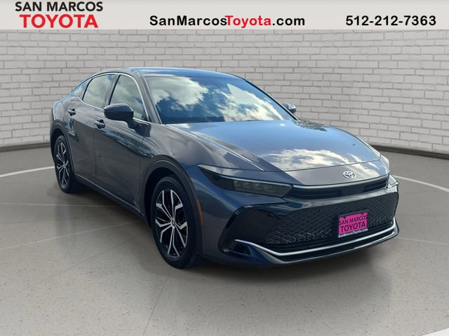 Used 2024 Toyota Crown Limited image 3