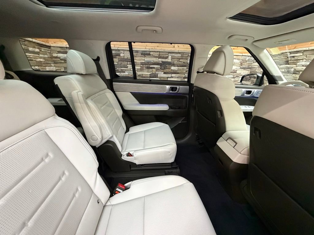 Used 2024 Hyundai Santa Fe Calligraphy image 29