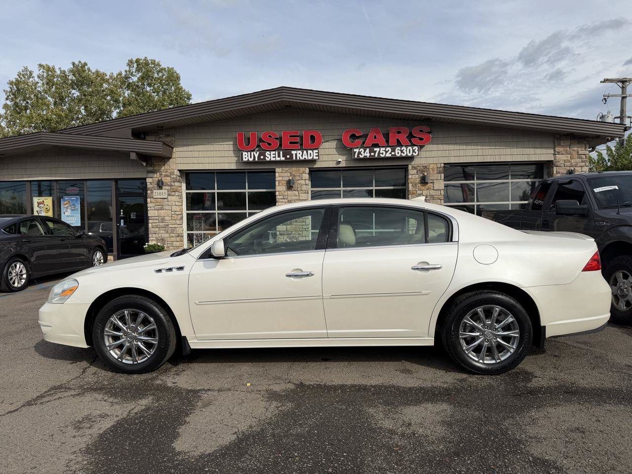 Used 2011 Buick Lucerne CXL FWD image 9
