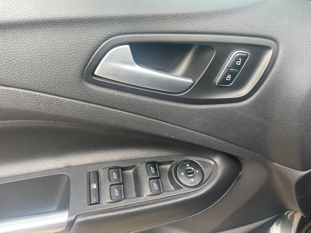 Used 2016 Ford Escape SE w/ Equipment Group 201A AWD/4WD image 16