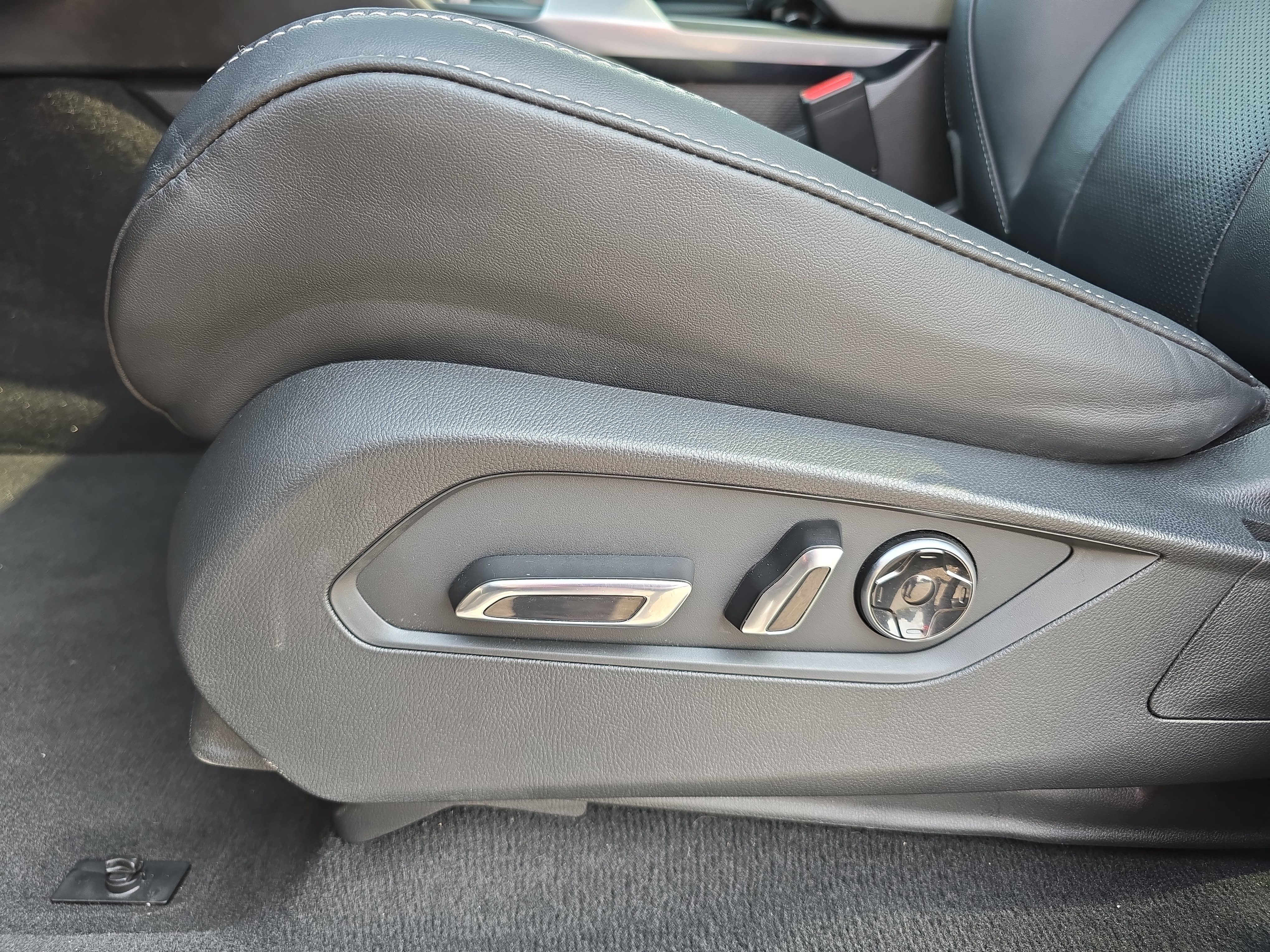 Used 2023 Acura MDX SH-AWD w/ Technology Package image 29