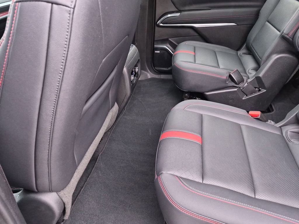 Used 2024 Chevrolet Traverse RS AWD/4WD image 35