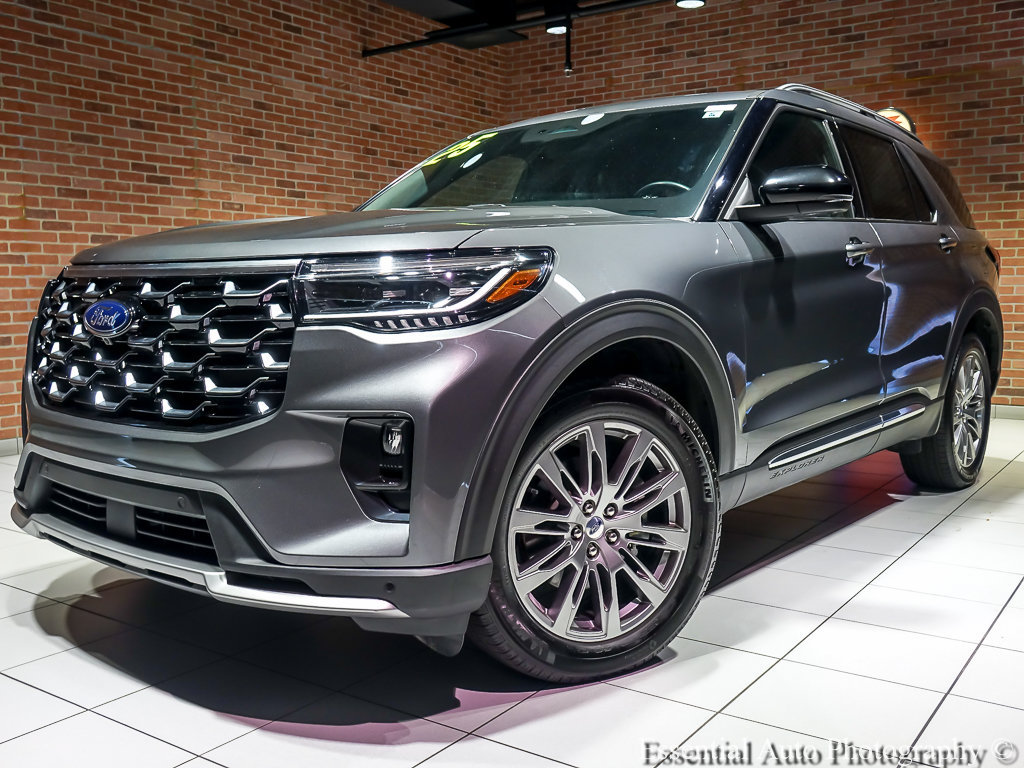 Used 2025 Ford Explorer Platinum AWD/4WD image 2