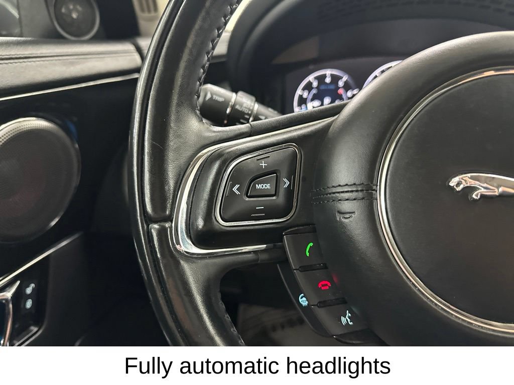 Used 2016 Jaguar XJ R-Sport AWD/4WD image 42