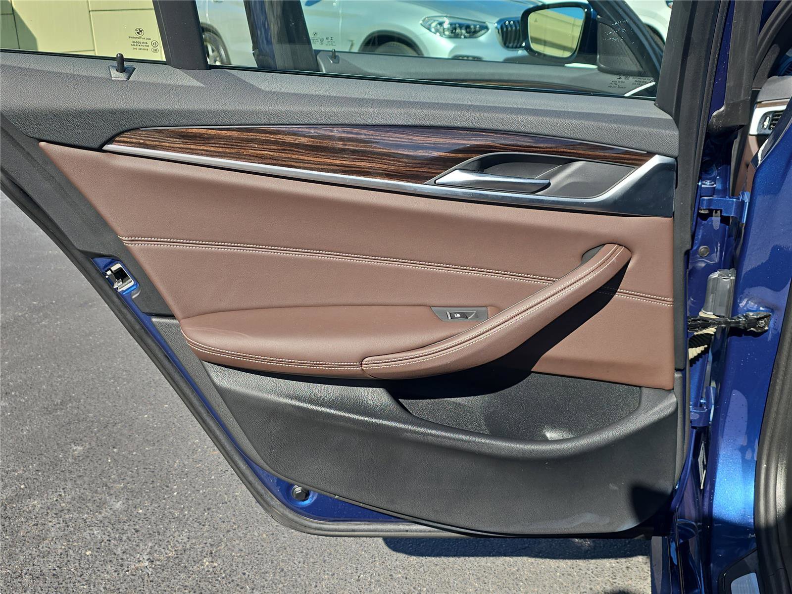 Used 2023 BMW 540i 540i w/ M Sport Package image 10